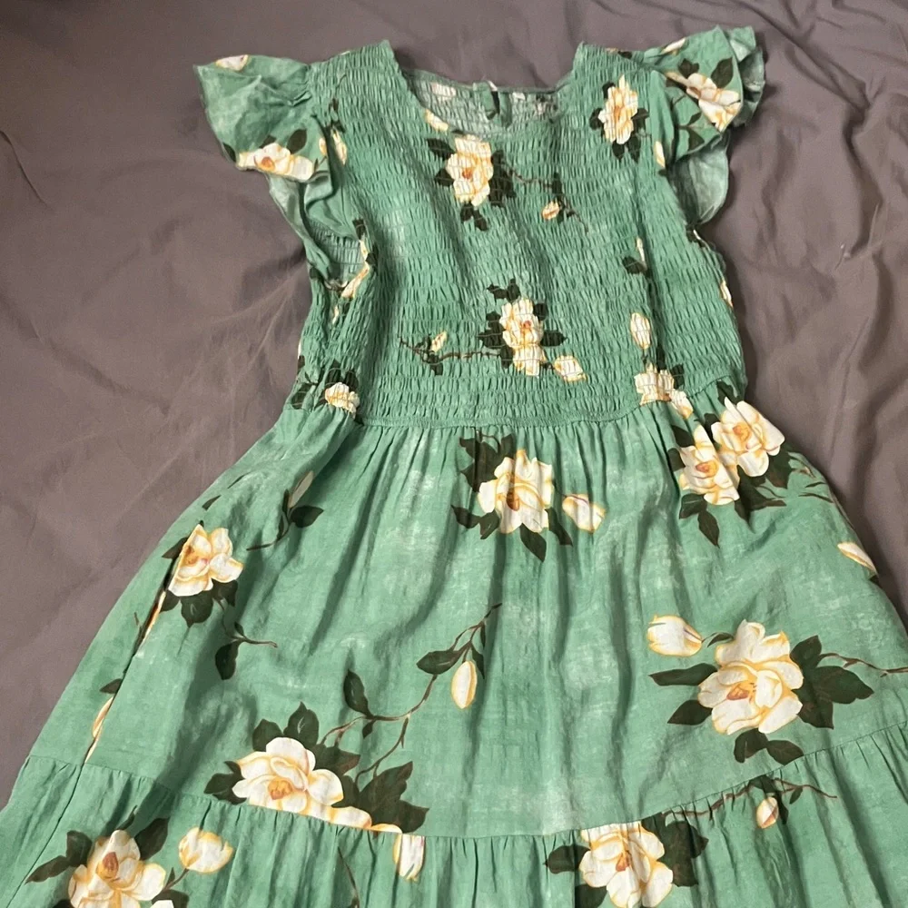 POCKETS!! Green Midi Floral Dress - Picture 2 of 4